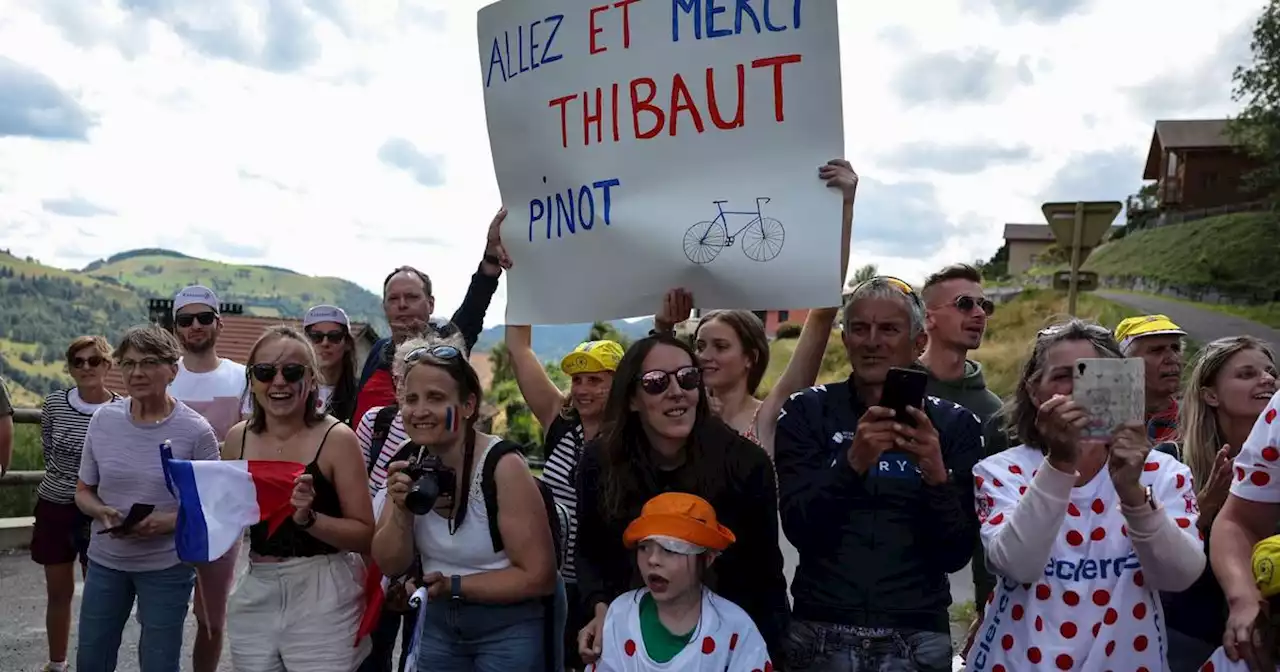 Tour de France : «Cette étape est pour toi», «Merci Thibaut»... les spectateurs rendent hommage à Pinot