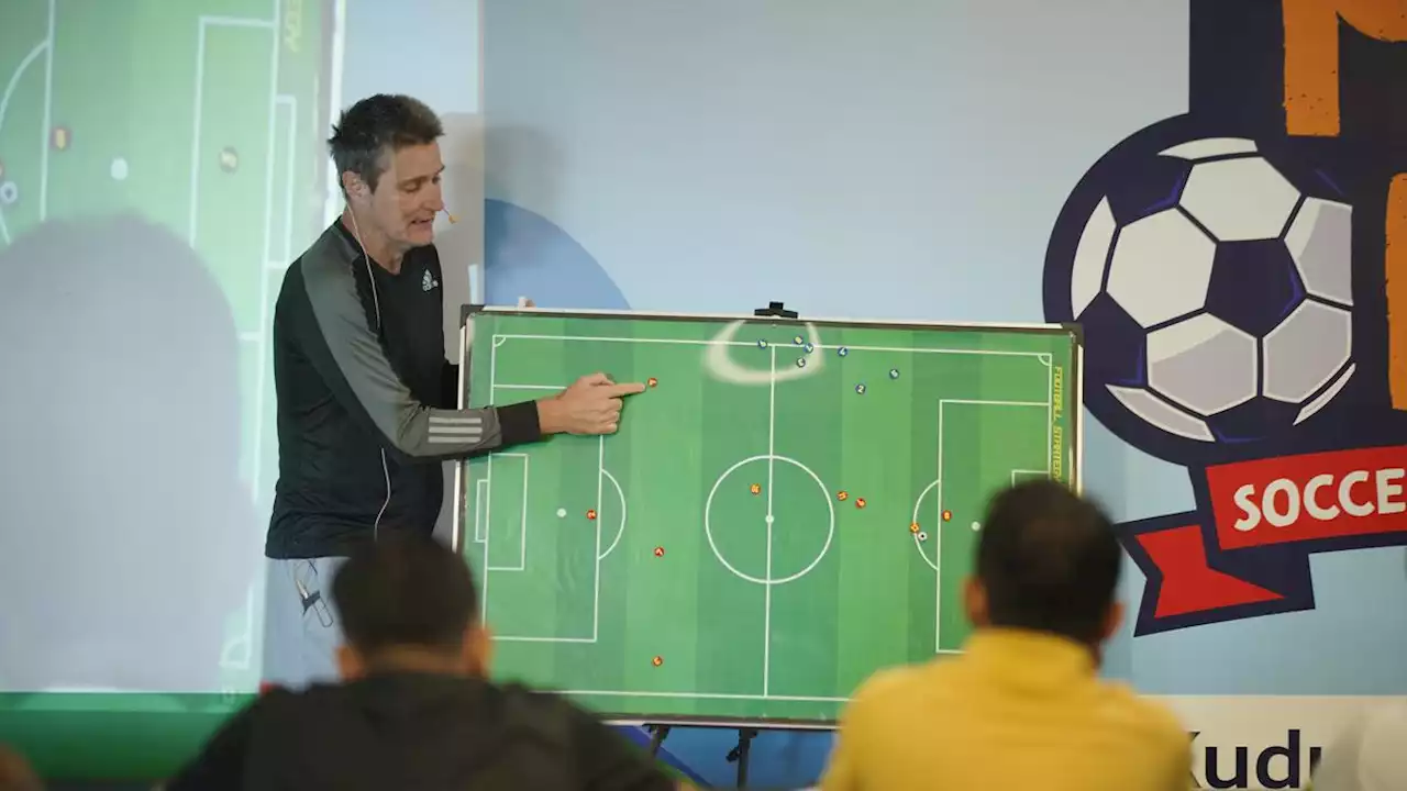 Kembangkan Sepak Bola Putri, Ratusan Guru Ikuti Coaching Clinic