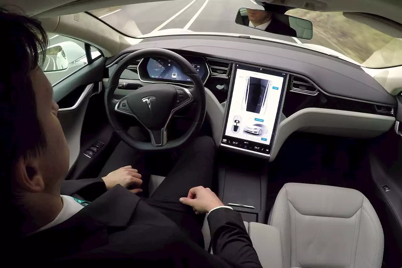 Tesla in talks to licence self-driving tech to major carmaker