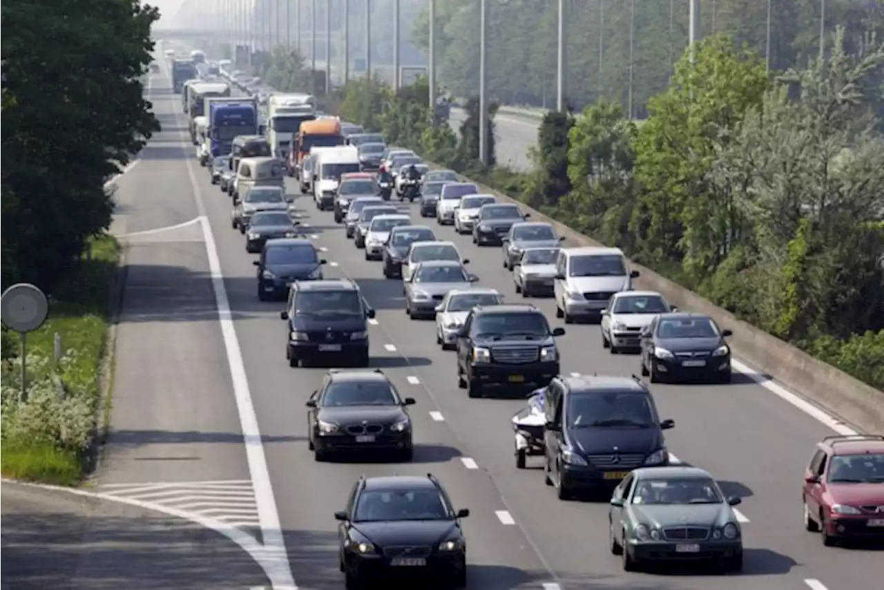 Filerijden voor wie op vakantie vertrekt vandaag: nu al 2, 5 uur aanschuiven voor Gotthardtunnel