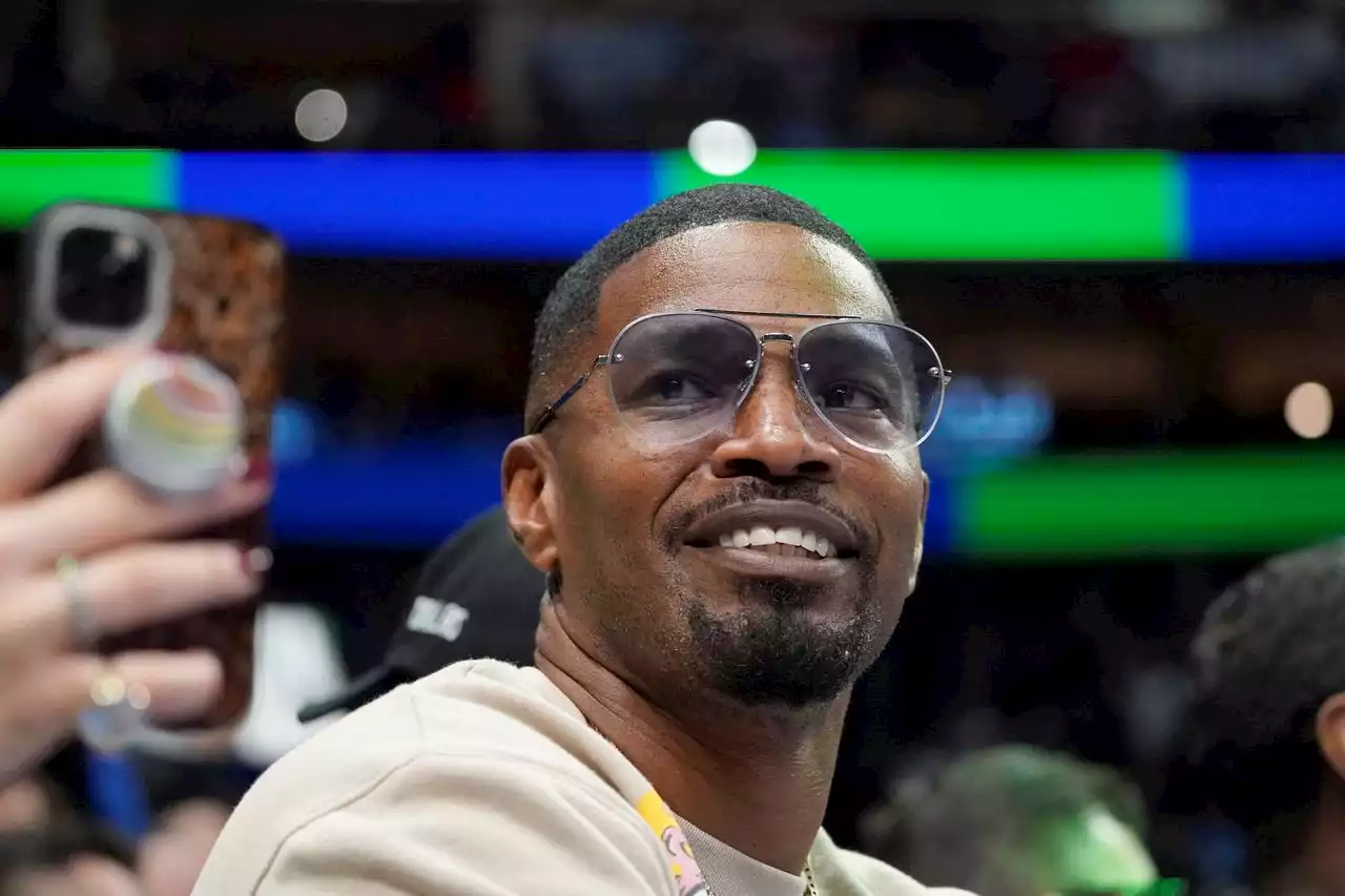 Jamie Foxx addresses COVID vaccine conspiracies that he was blind, paralyzed, cloned