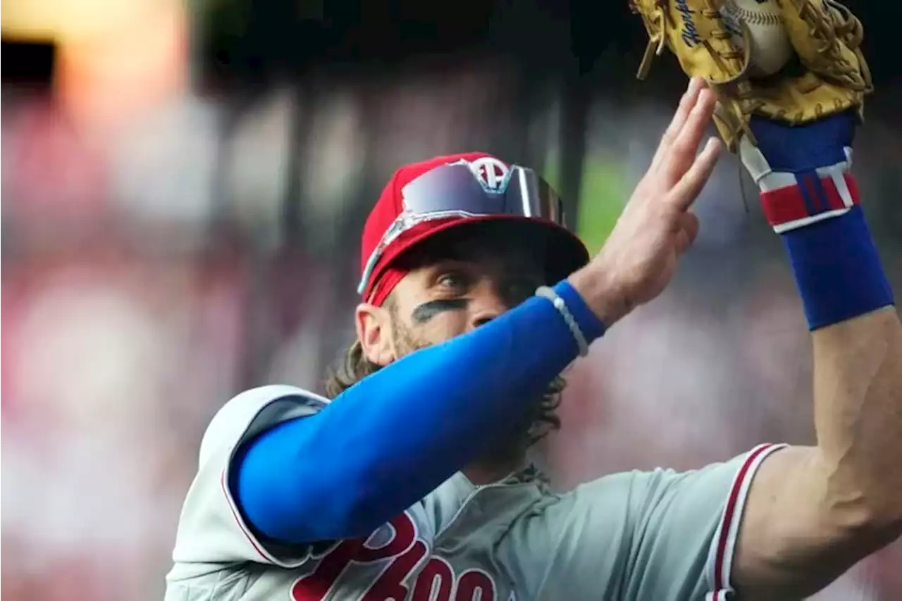 Phillies’ Bryce Harper makes highlight-reel plays in first-base debut