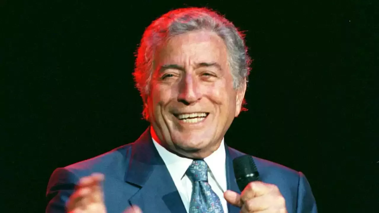 Irreplaceable Legendary Us Crooner Tony Bennett Dies Aged 96 4527