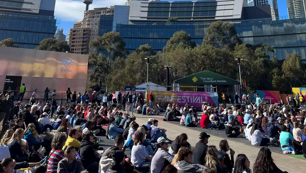 (S+) Auf dem WM-Fanfest in Sydney gab es Babybrei, Bier und eine Sensation