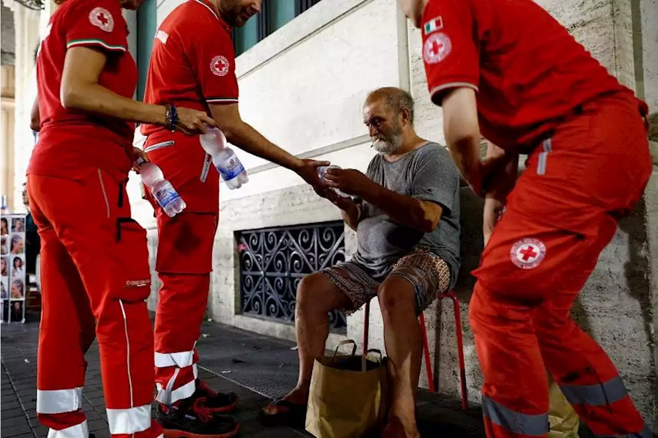 Rome’s homeless struggle to stay cool as heatwave grips Italy