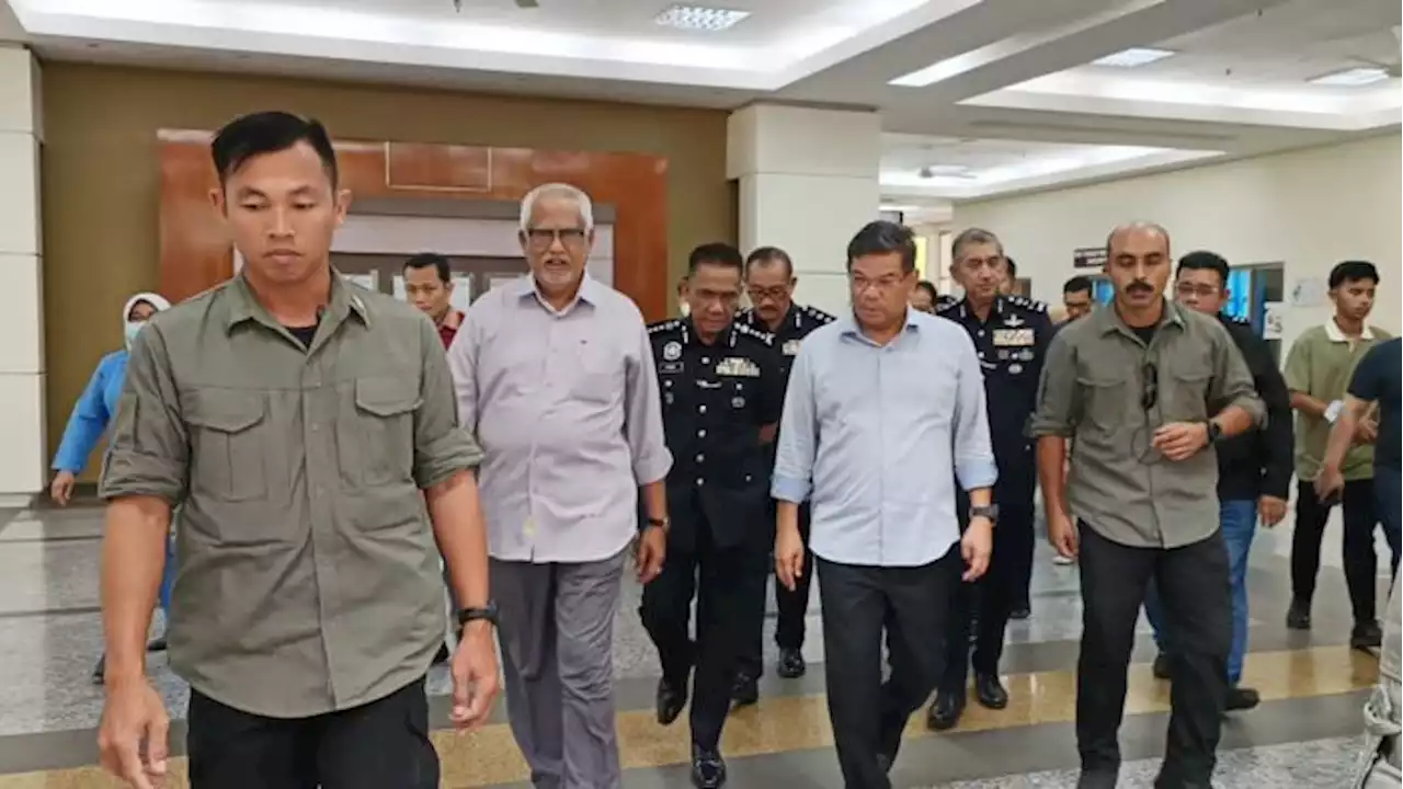 Salahuddin 'ditidurkan' selepas jalani pembedahan