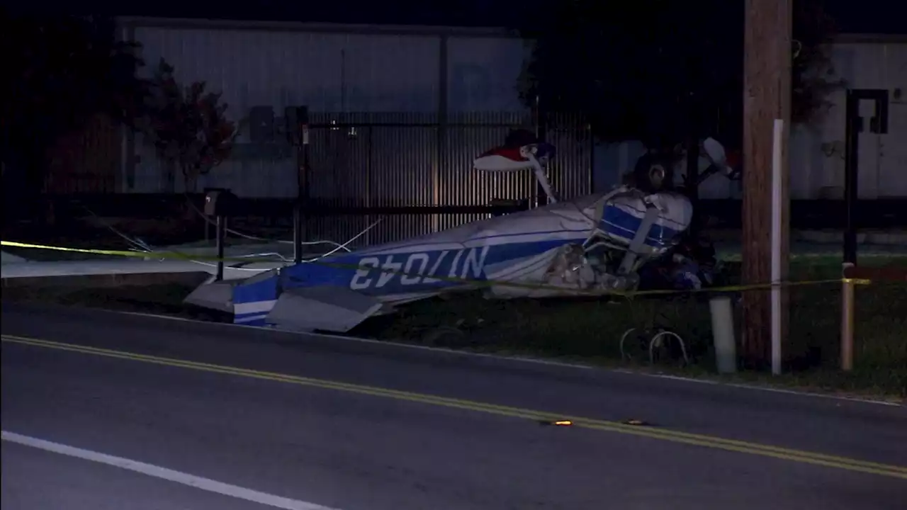 1 killed after small plane crashes into power lines near West Houston Airport, DPS says