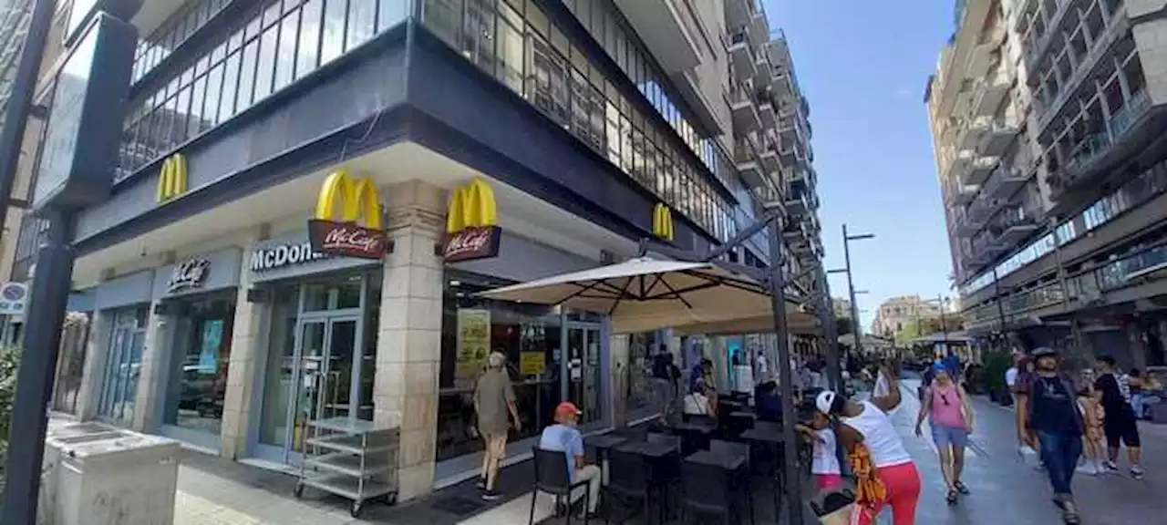 Dopo proteste per temperature in cucina, McDonald's chiude - Notizie - Ansa.it