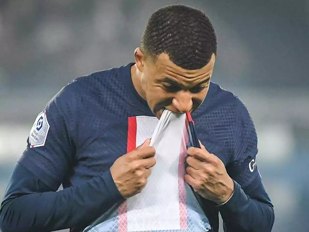 Mbappé escluso dal Psg. La mamma chiama il sindacato. Denuncia di molestie morali