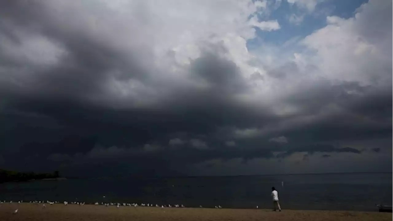 'Take cover': Severe thunderstorm warning, nickel-sized hail coming to Toronto