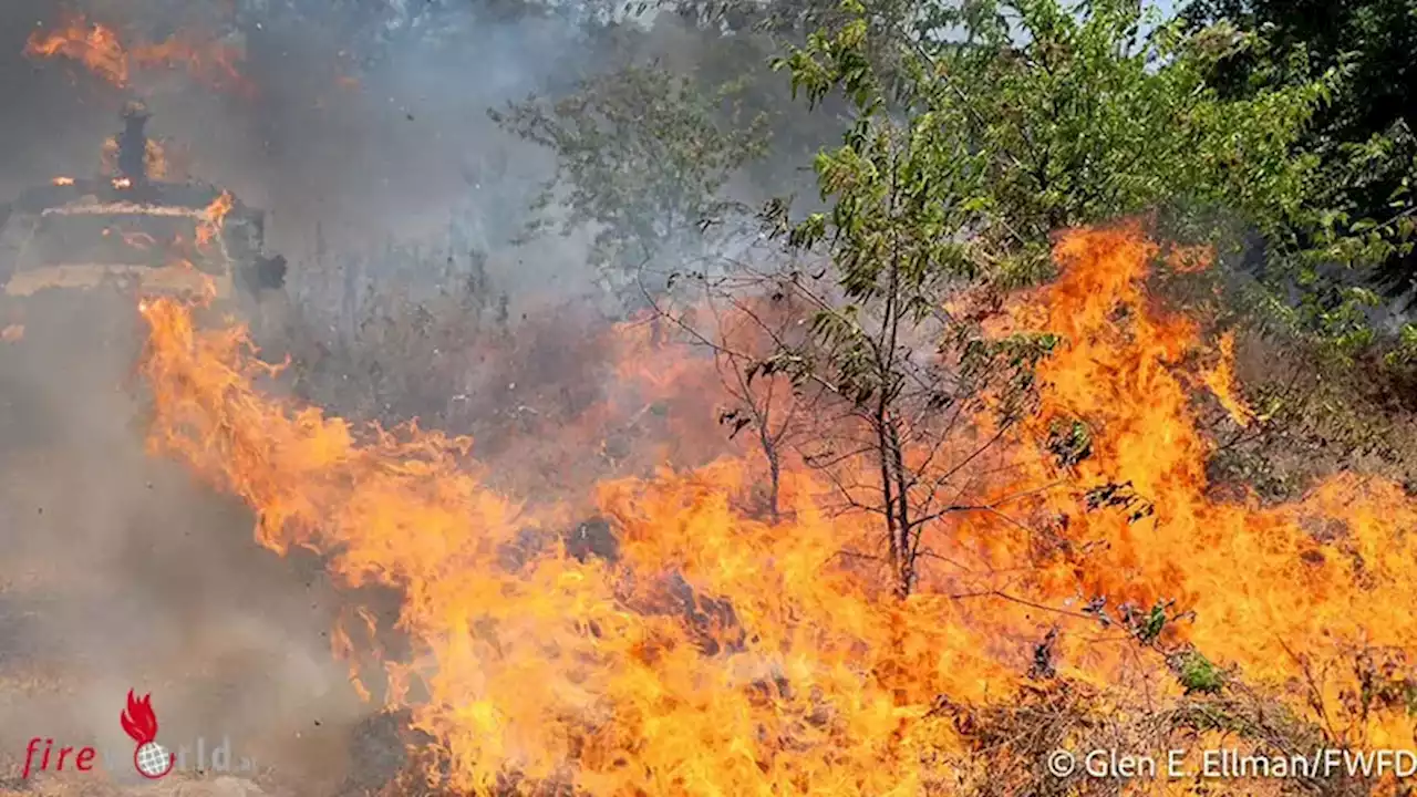 USA: 2. Alarm bei Busch- und Grasfeuer bei extremen Temperaturen in Fort Worth