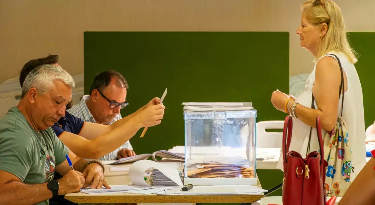 Elezioni Spagna, affluenza in calo: alle 18 al voto il 53 per cento