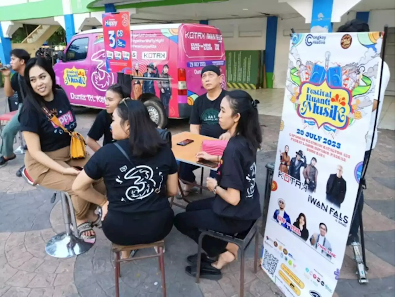 Lebih Dekat dengan Masyarakat Pontianak, Tri Dukung Festival Ruang Musik