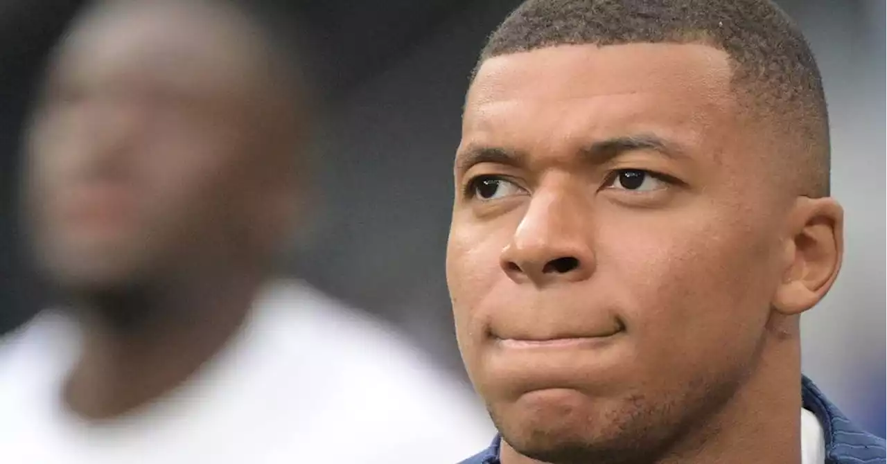 PSG : privé de tournée asiatique, Mbappé s'affiche avec les supporters