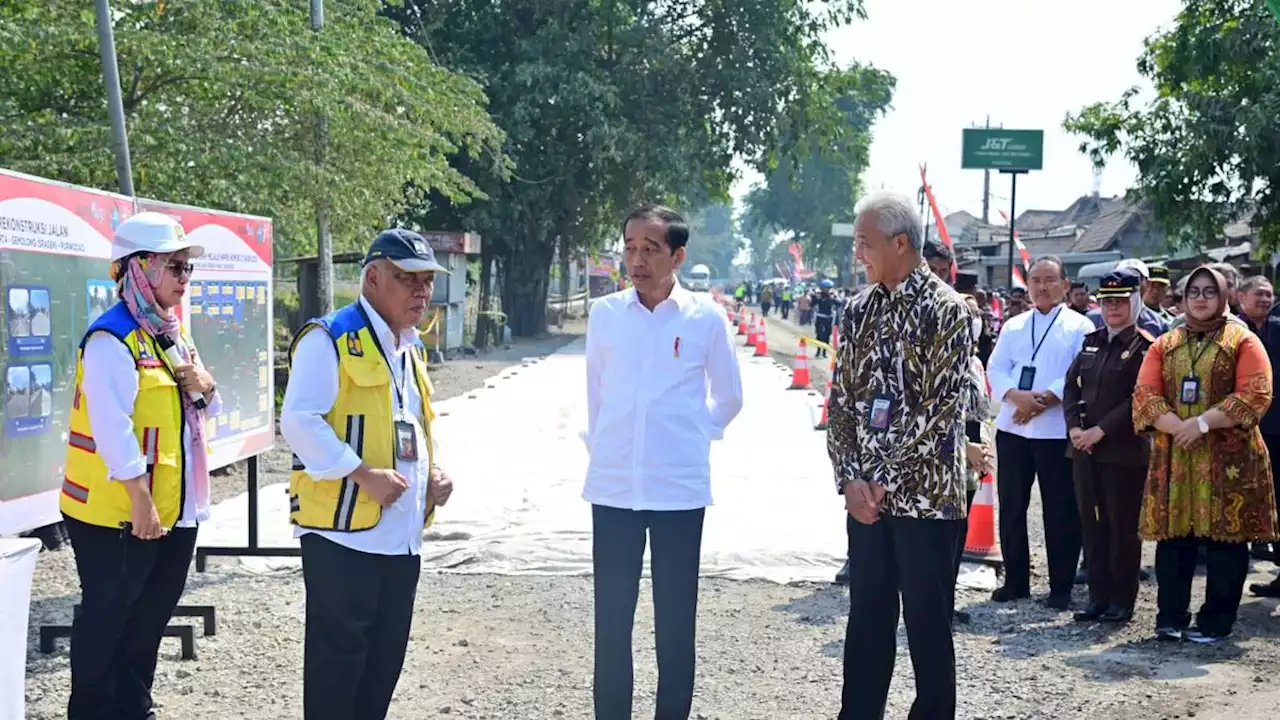 Di Depan Ganjar, Jokowi: Dari Saya Kecil Jalan Solo-Purwodadi Tak Pernah Beres