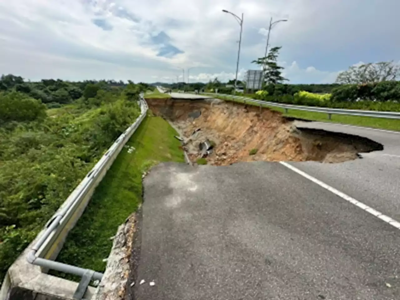 Forest City management building alternative road after road collapse incident