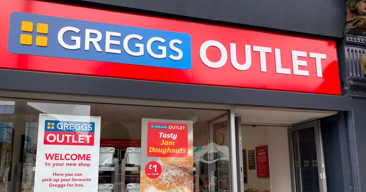 I went to a Greggs Outlet and what I got for £9.50 was insane