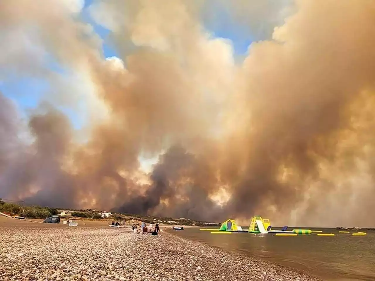 Wildfires in Greece ‘literally like the end of the world’