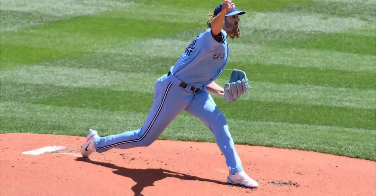 Mariners win battle of power with Blue Jays