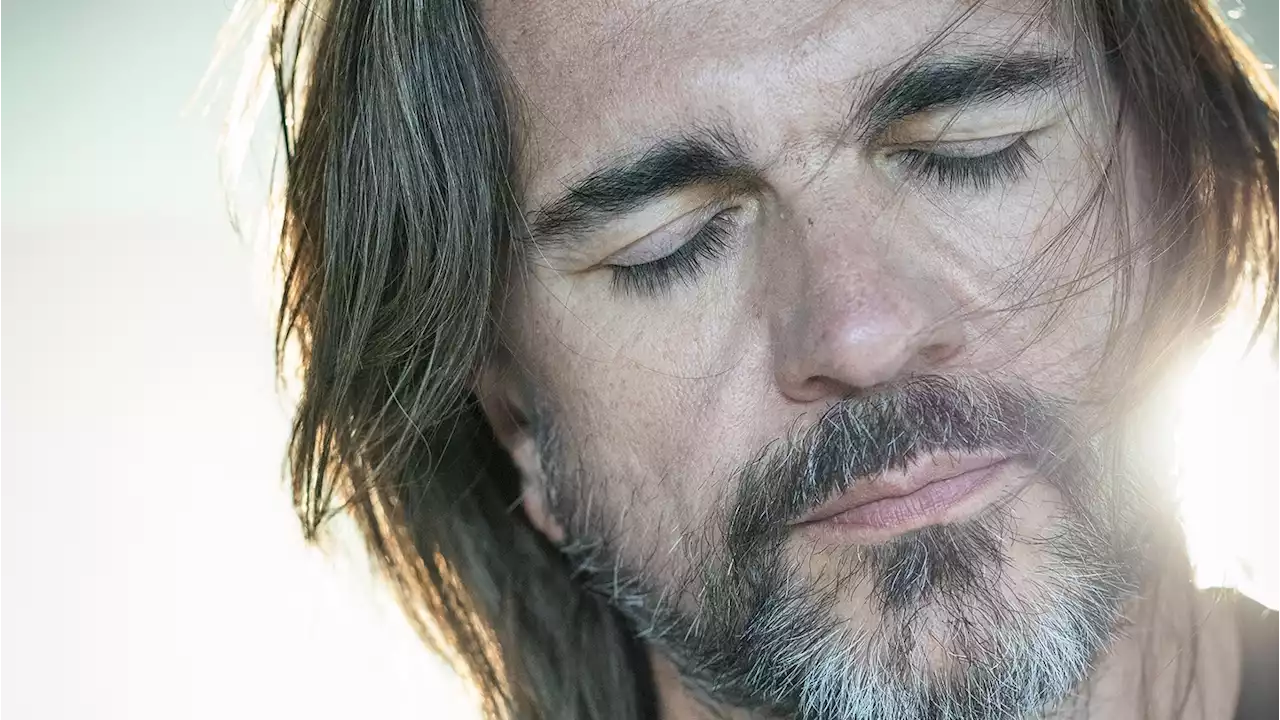 The Journey That Led Juanes to His Best Album Yet |strong|--|/strong| and The Wisdom that Came With It