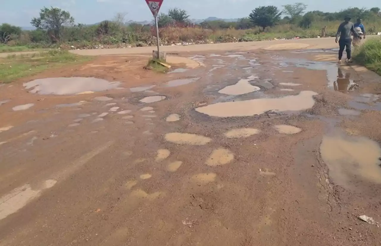 Residents of Kgapane in Limpopo complain about condition of main road - SABC News