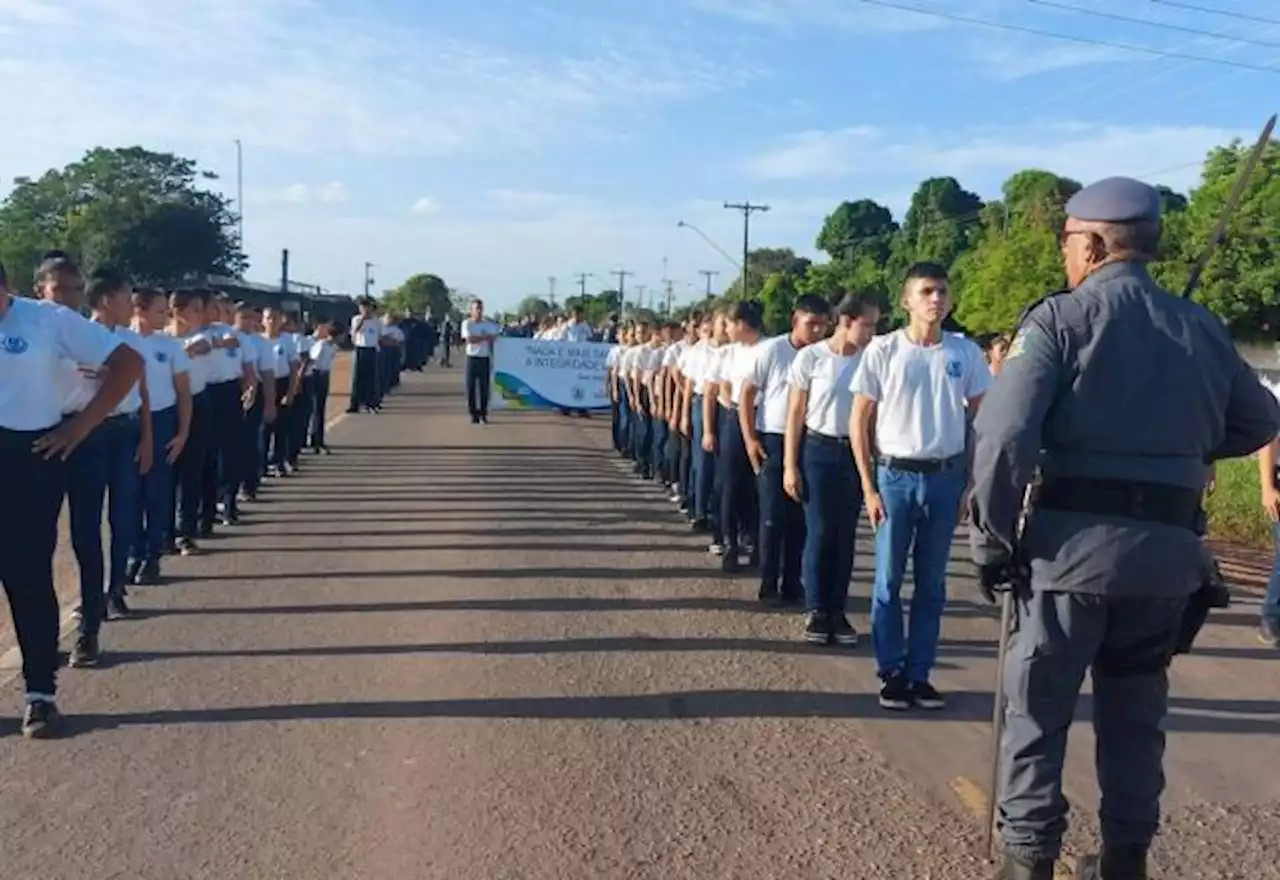 Com fim decretado, MEC prevê transição de escolas cívico-militares para agosto - SBT News