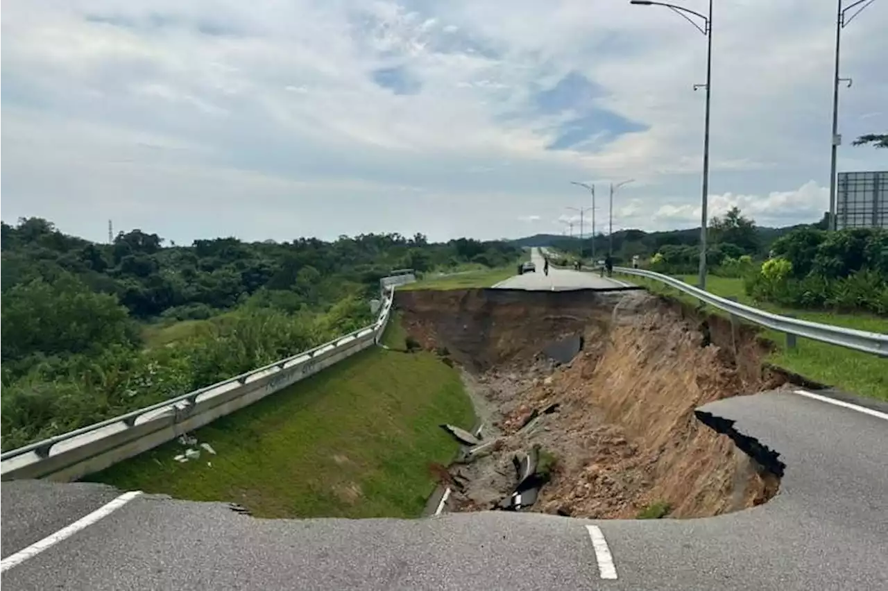 25m stretch of road collapses in Iskandar Puteri; probe set to determine cause