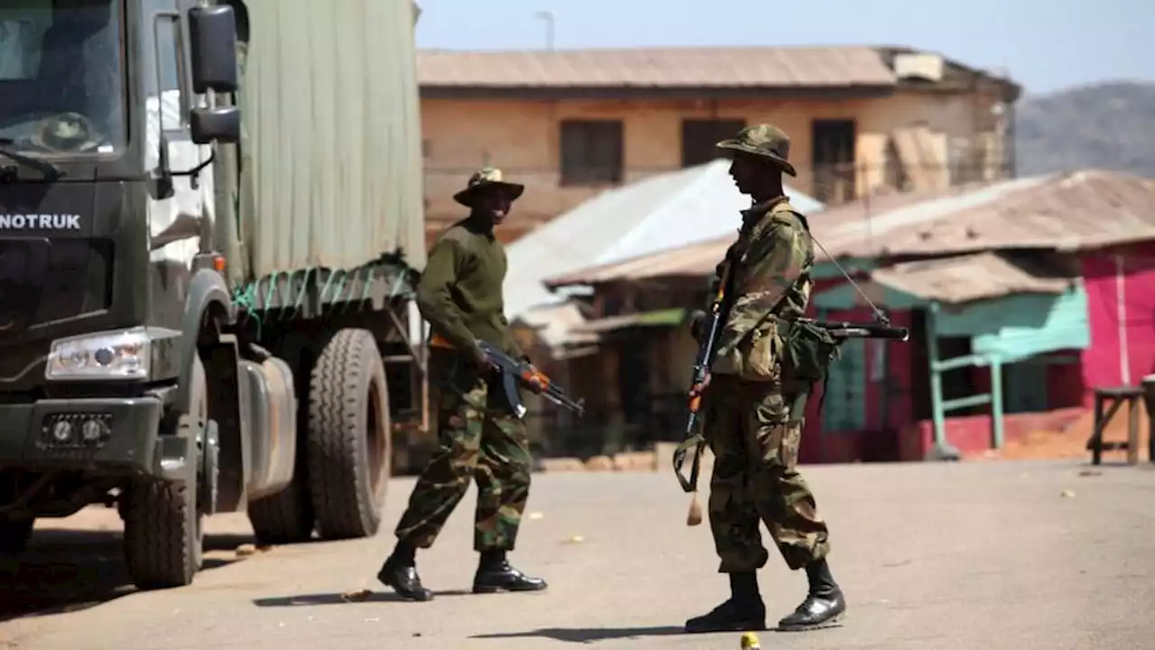 Tens of thousands displaced by central Nigeria clashes