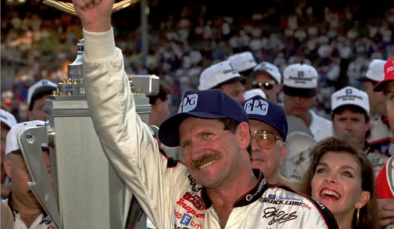 Death of Dale Earnhardt in 2001 Daytona 500 picked as NASCAR’s most pivotal moment