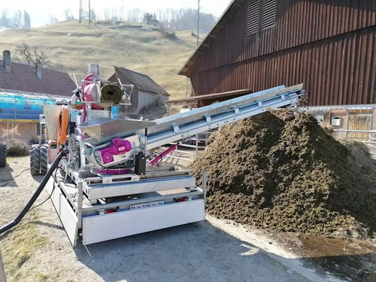 Der Gülleseparator bringt Platz im Gülleloch und Einstreu für den Stall - bauernzeitung.ch