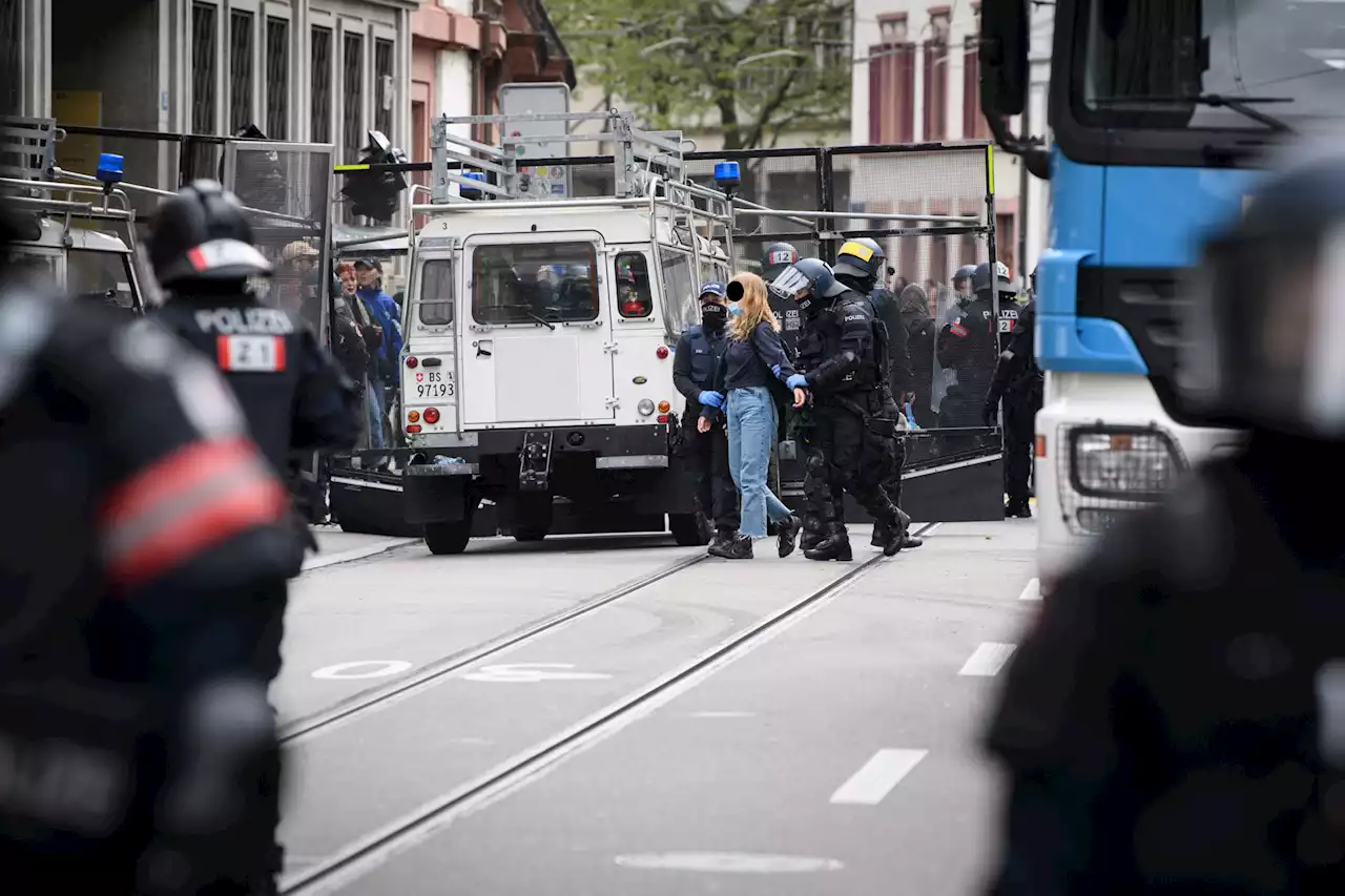 Umstrittene Forderung – Basler Polizisten wollen nicht gefilmt werden – das sorgt für Kritik