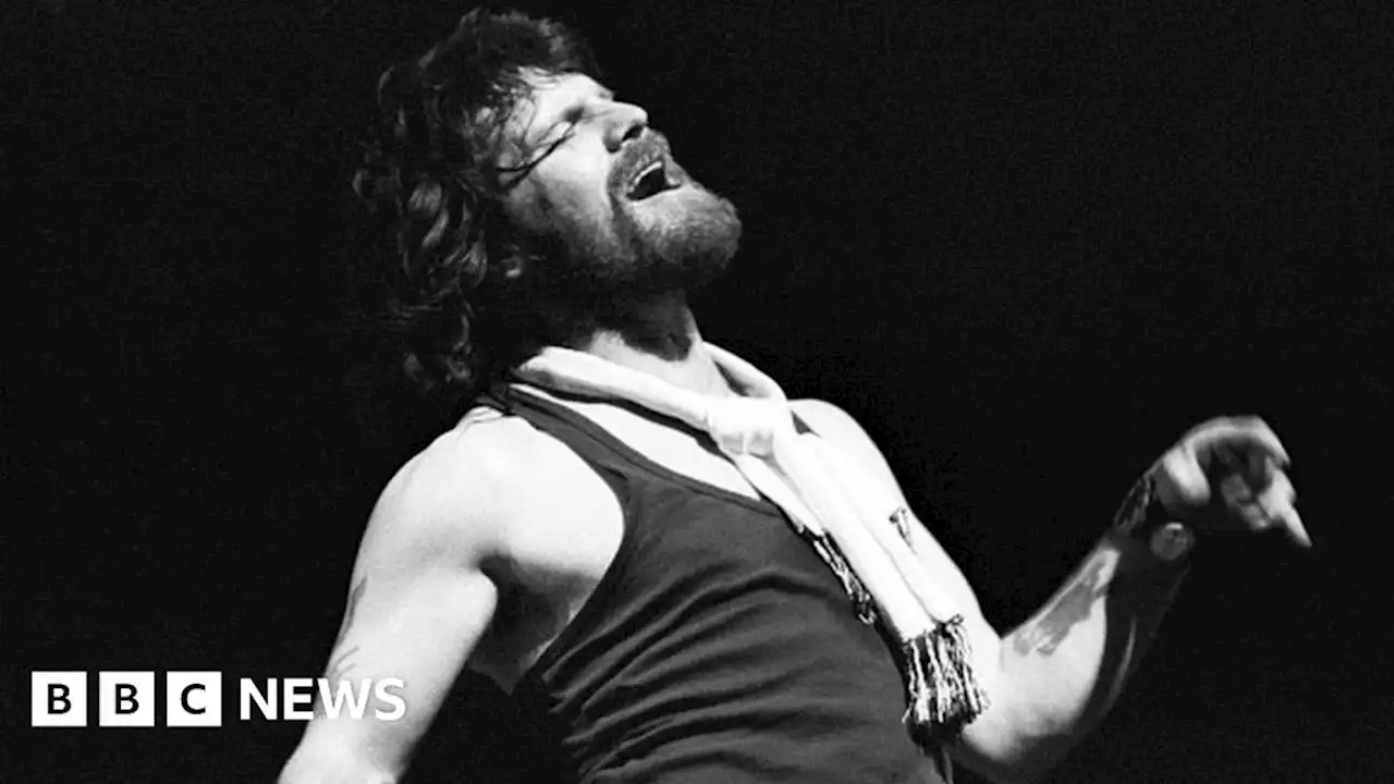 Singer Raymond Froggatt dies aged 81