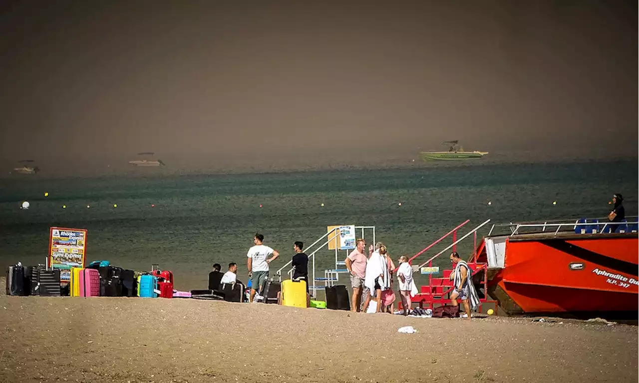 Griechenland: Brände auf Rhodos, Korfu und Euböa – Tausende Urlauber weiter in Gefahr