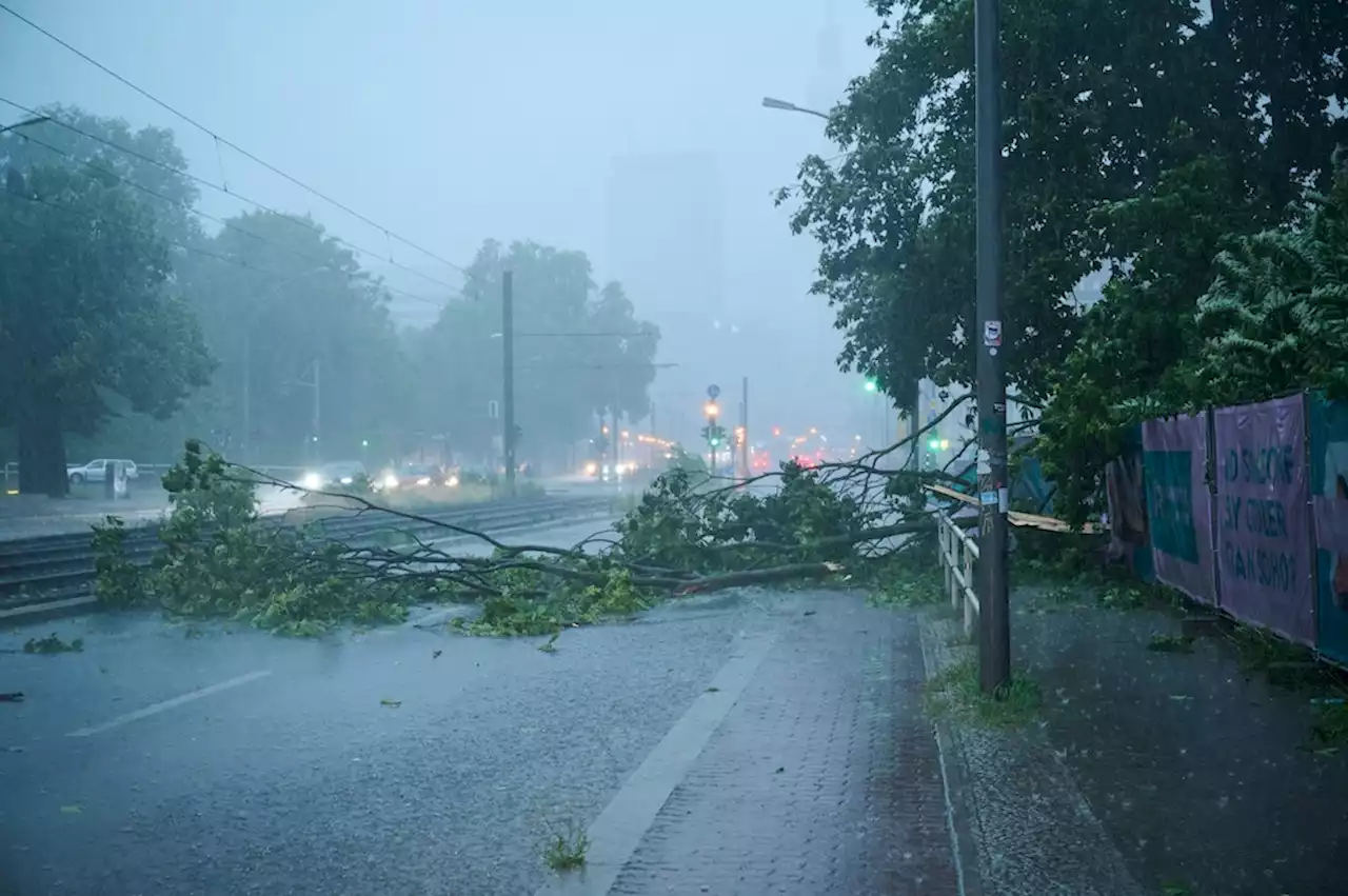 Unwetter in Berlin: Ampeln und Züge ausgefallen, Feuerwehr im Ausnahmezustand