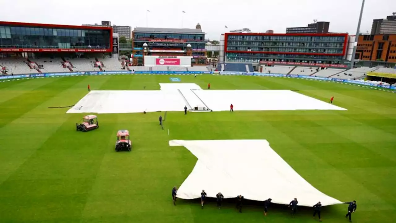 Australia digests 'hollow' Ashes retention in Manchester rain