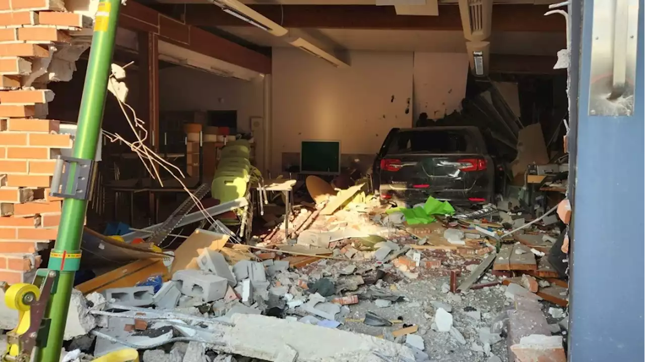 Car slams through exterior wall of Ontario elementary school, ends up in library