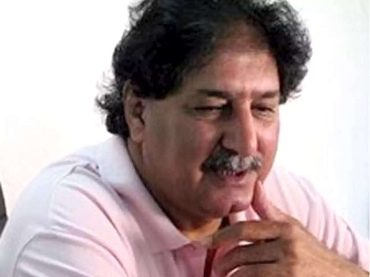 سرفراز نواز کا پاکستانی بولرز کو بلا معاوضہ ریورس سوئنگ سکھانے کا اعلان - ایکسپریس اردو