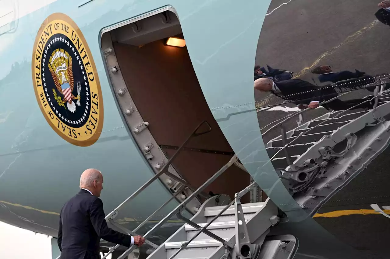 Biden Is Using Shorter Stairs To Avoid Falls While Boarding Air Force One, Report Says