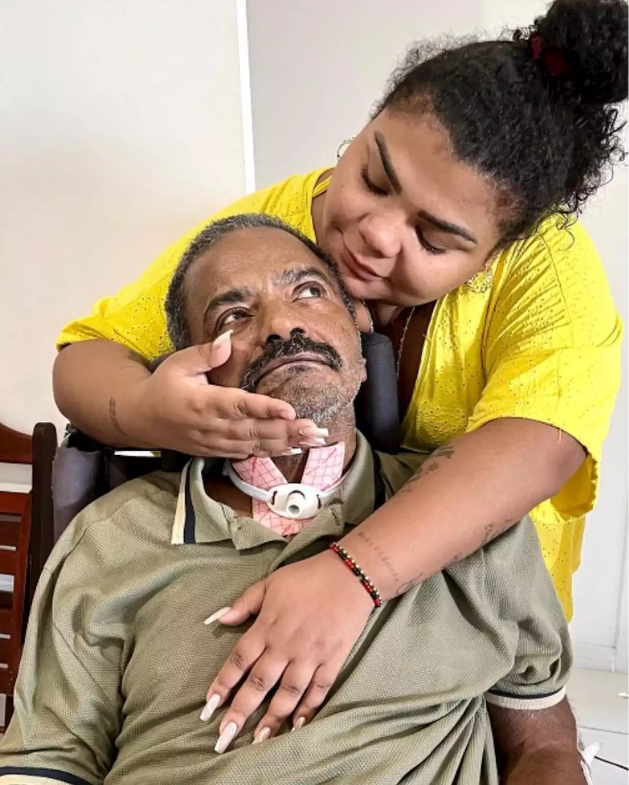 Arlindo Cruz recebe alta médica após ser internado para tratar pneumonia