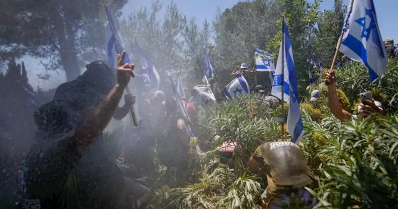 Israel’s parliament starts vote on judicial overhaul as protests erupt - National | Globalnews.ca