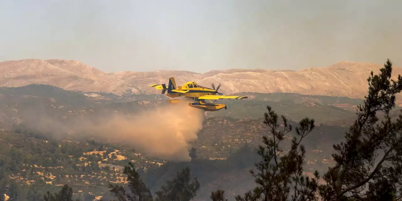 Anche a Eubea e Corfù sono iniziate le evacuazioni a causa degli incendi - Il Post