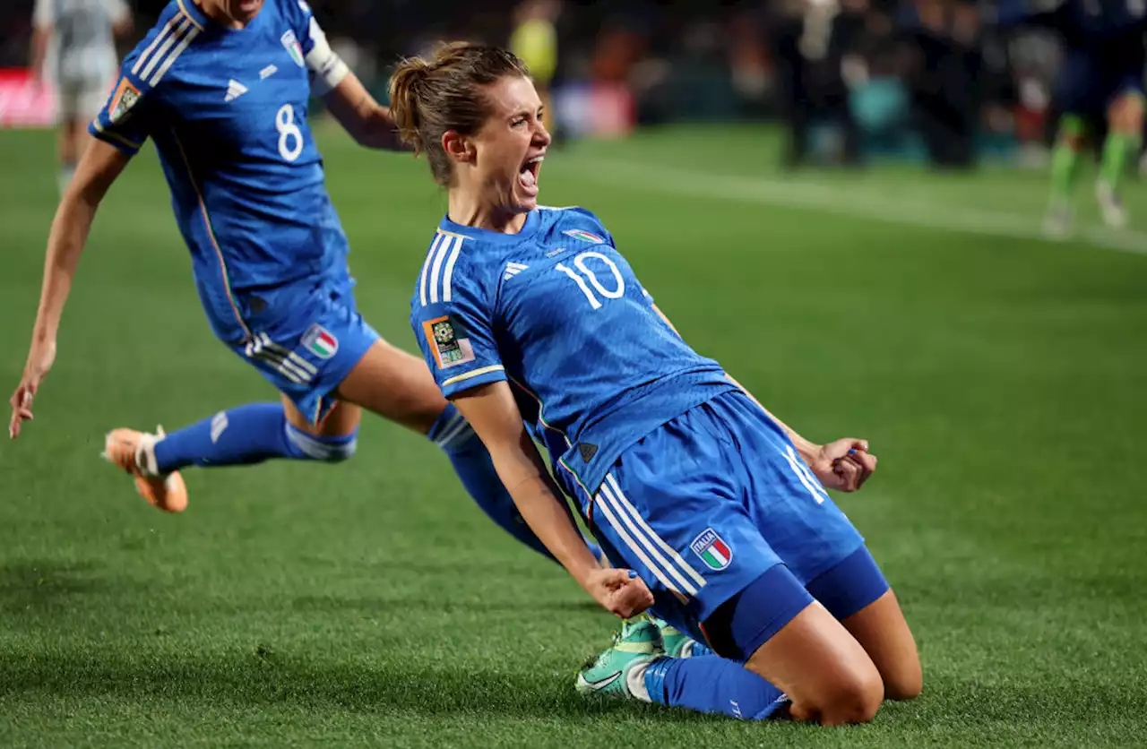 Mondiali di calcio femminile, gol di Girelli, e l'Italia esordisce con una vittoria