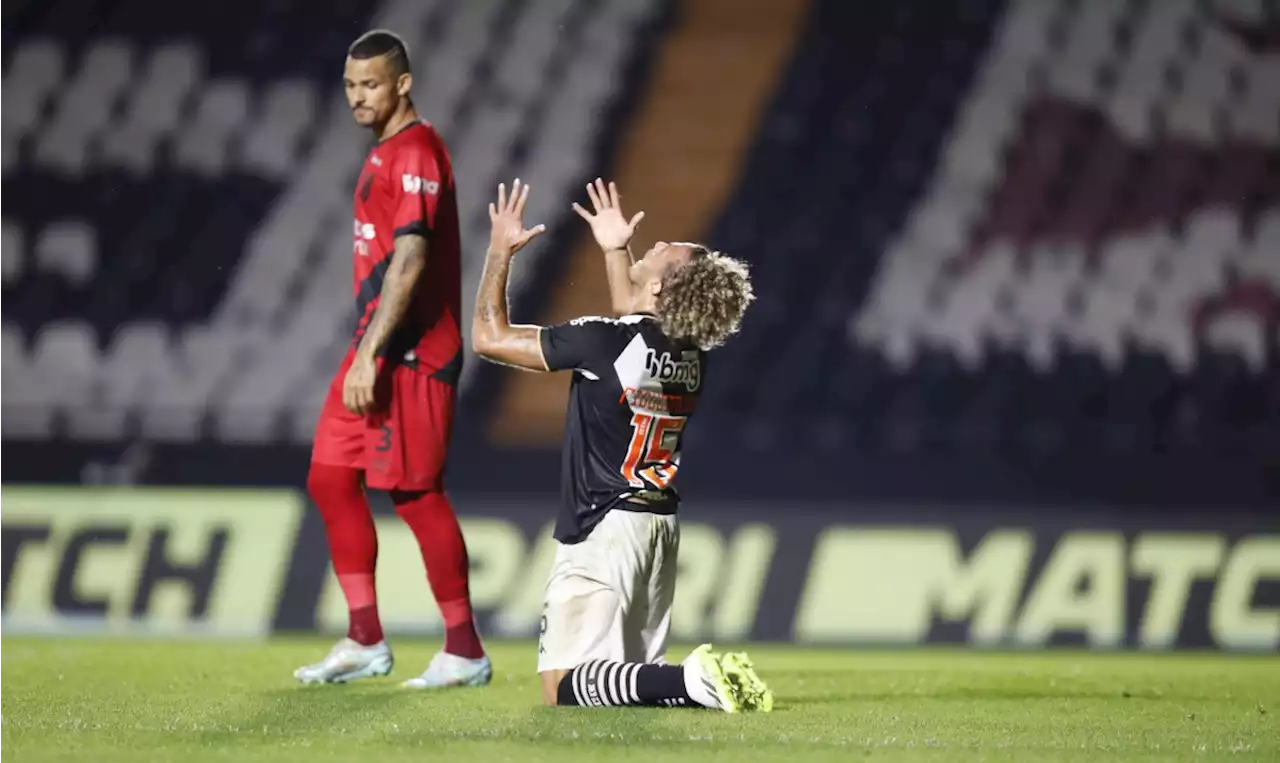 Em estreia de Ramón, Vasco perde para o Athletico e assume a lanterna do Brasileirão