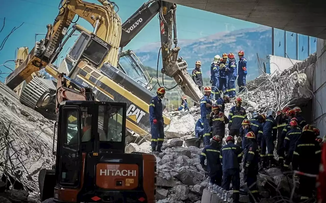 Desabamento de ponte deixa um morto e um ferido na Grécia | Mundo e Ciência | O Dia