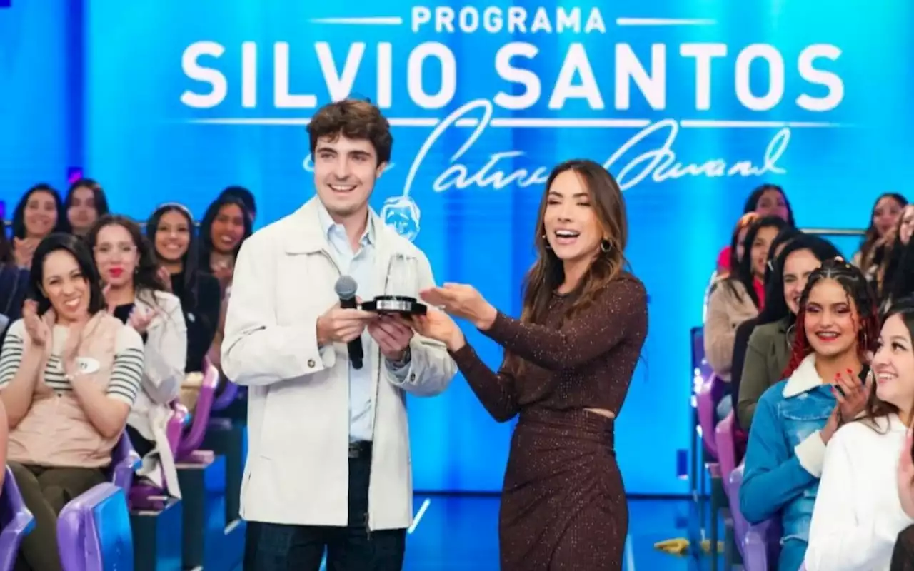 Filho de Gugu Liberato recebe troféu no 'Programa Silvio Santos' | Televisão | O Dia