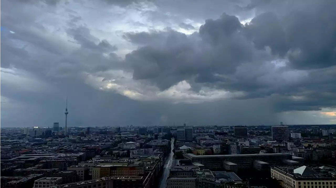 Gewitter fegt über Berlin: S-Bahnlinien unterbrochen