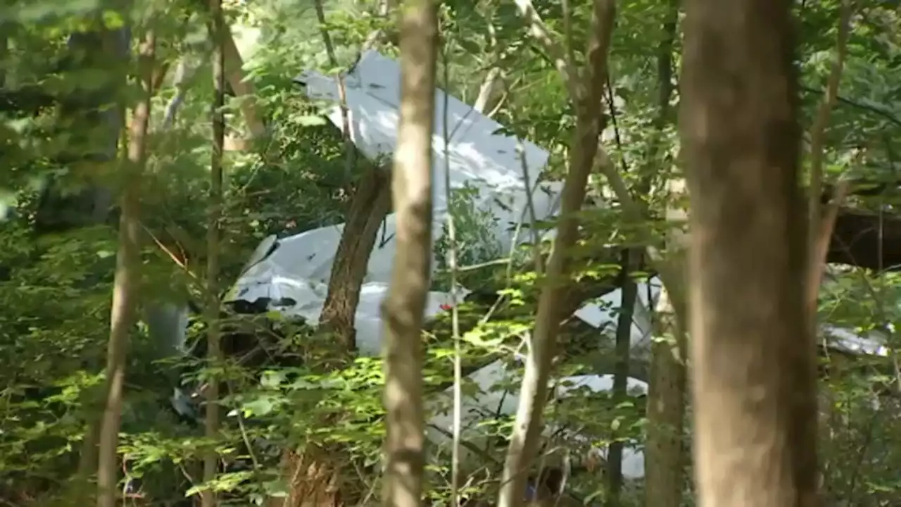 Small plane crashes in Stow, Mass., but all 3 on board expected to survive