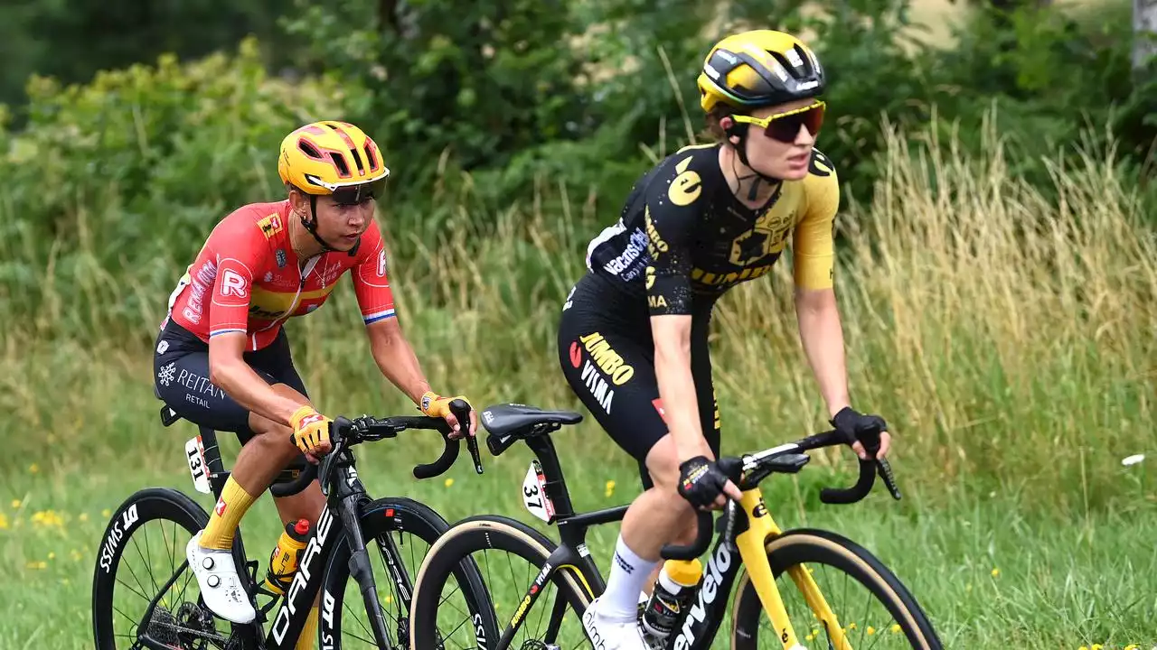 Koster ziet landgenote Van Agt lelijk vallen in Tour: 'Was een beetje in shock'