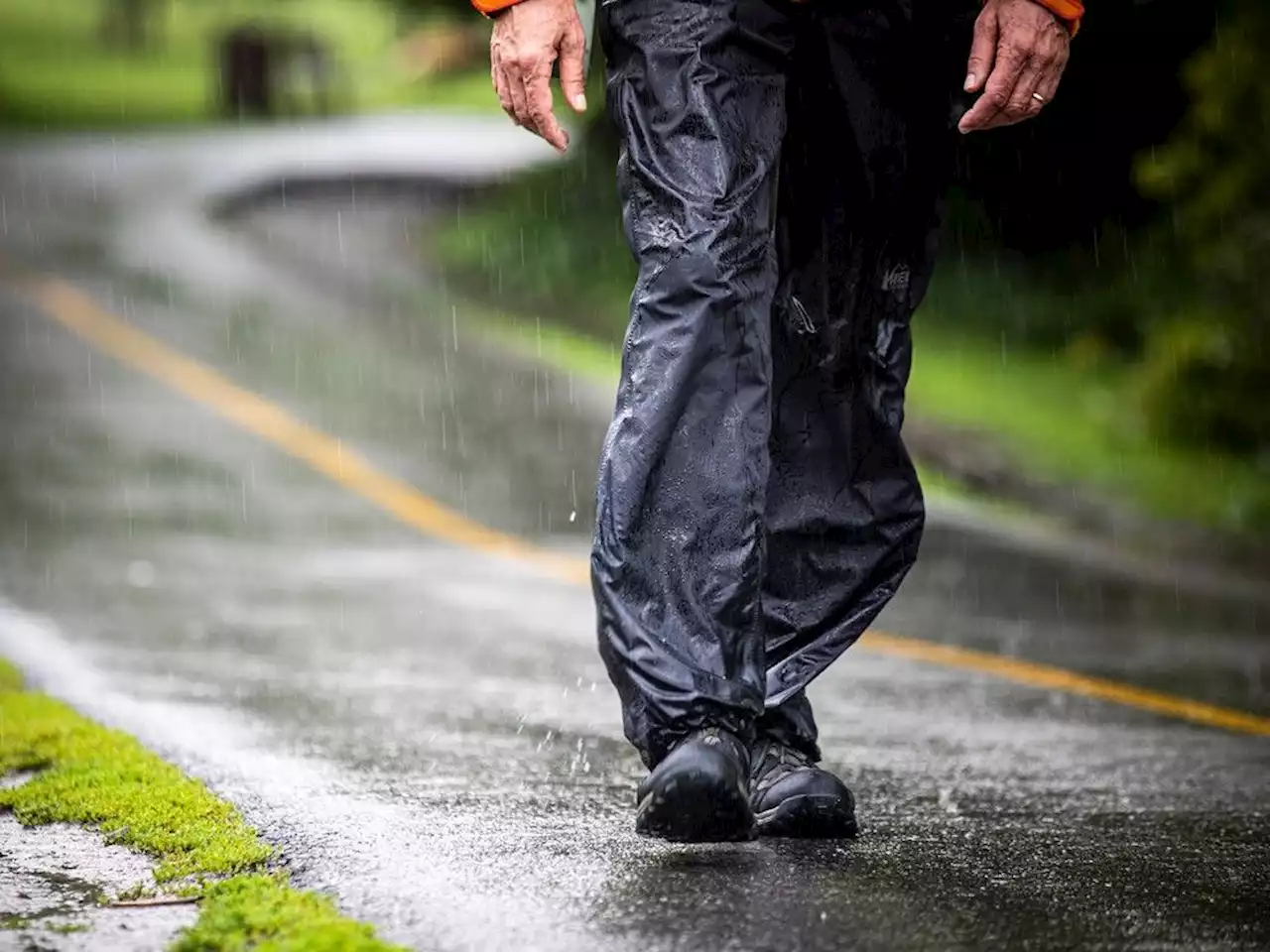 Storm warning: Severe thunderstorm is capable of producing nickel-size hail