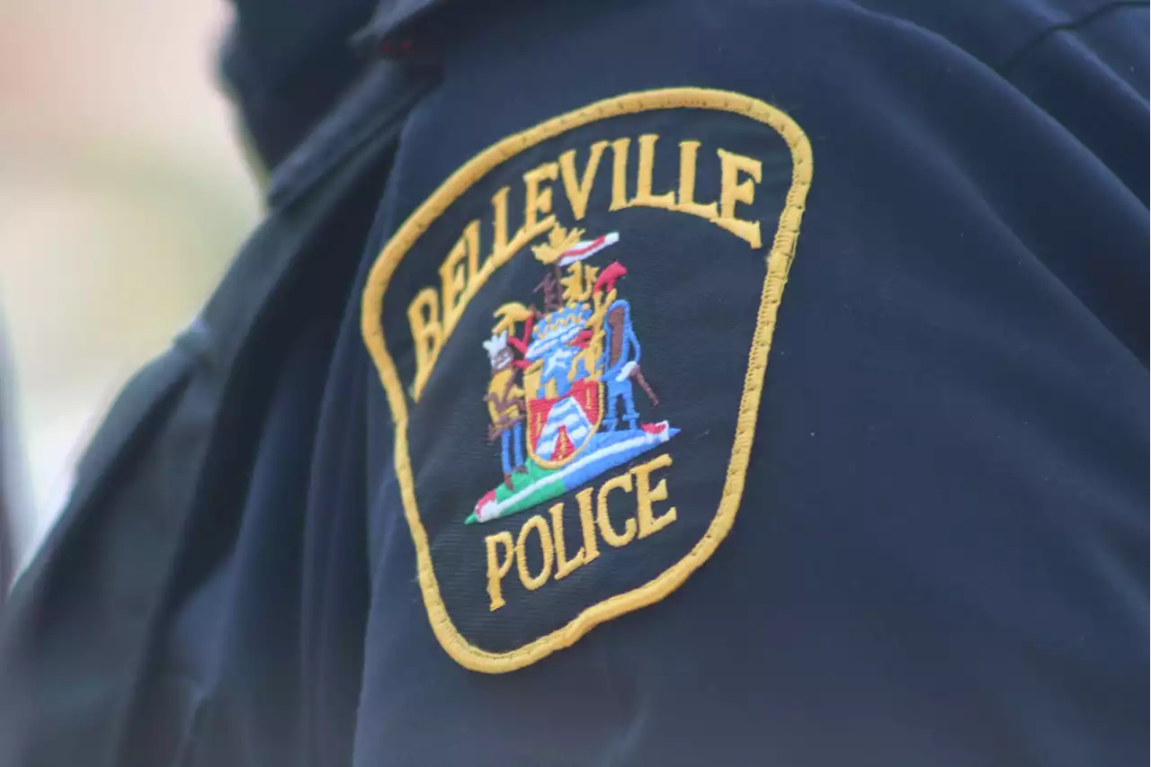 Belleville Police looking to identify suspect in attempted break & enter